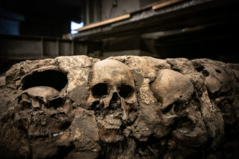 Ventanas-arqueologicas-Huei-Tzompantli-8-1024x683