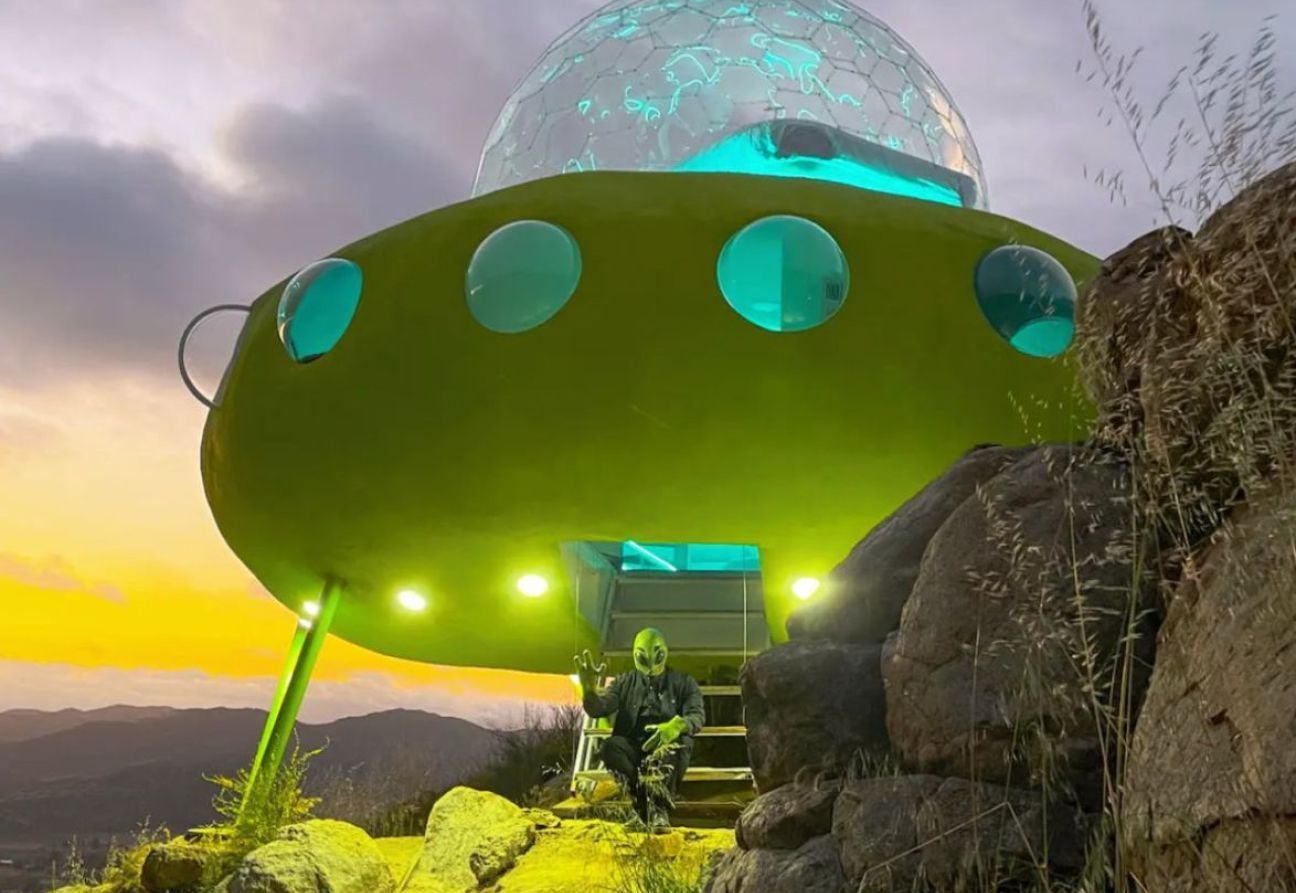 ¿Dormir en un OVNI? Esto cuesta la noche en el hospedaje más viral de Valle de Guadalupe -01