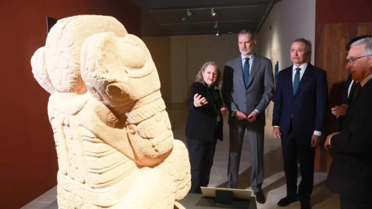 Felipe VI admite abusos en la Conquista durante visita a exposición mexicana