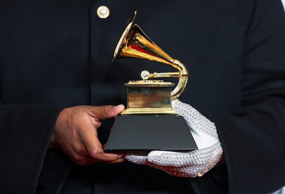 Latin Grammy 2026 permitirá obras con IA bajo reglas claras